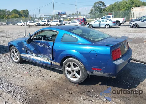 2009 Ford Mustang z USA, uszkodzony, nr VIN 1ZVHT80N995116380